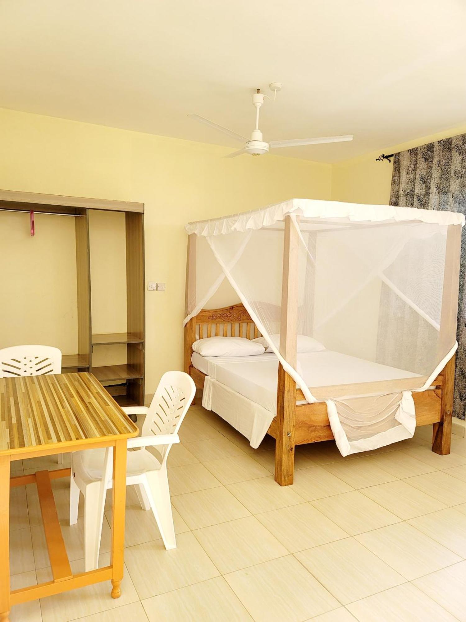 Casuarina Lounge Hotel Malindi Exterior foto