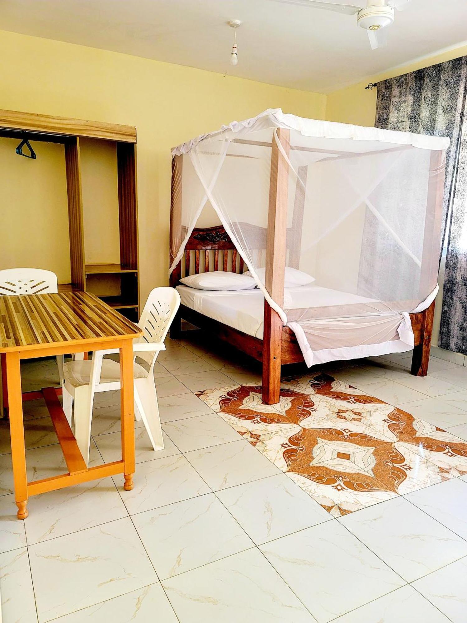 Casuarina Lounge Hotel Malindi Exterior foto